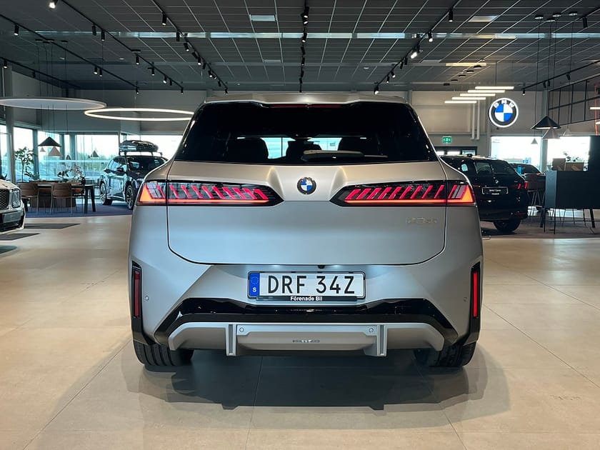 Bild 5 av BMW iX3 50 xDrive M Sport Supercharged Pano D/A Plus H/K Drag