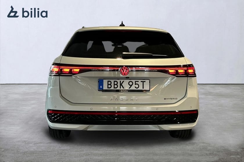 Bild 4 av Volkswagen Passat Variant eHybrid 272 DSG6 R-Line Drag-Värmepaket