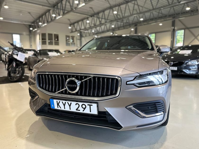 Bild 2 av Volvo V60 Recharge T6 AWD  Inscription / Pano / Drag / H/K
