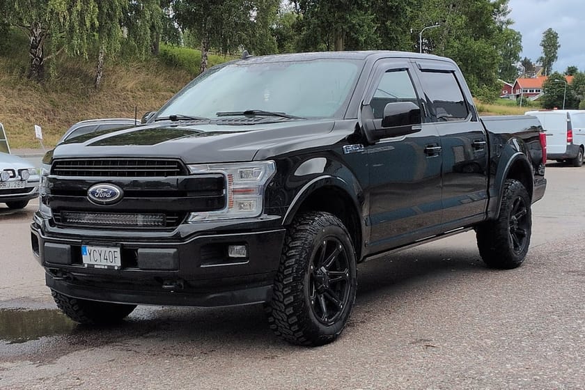 Bild 1 av Ford F-150 SuperCrew 5.0L V8 Flaklock Ledramp AT-däck Moms