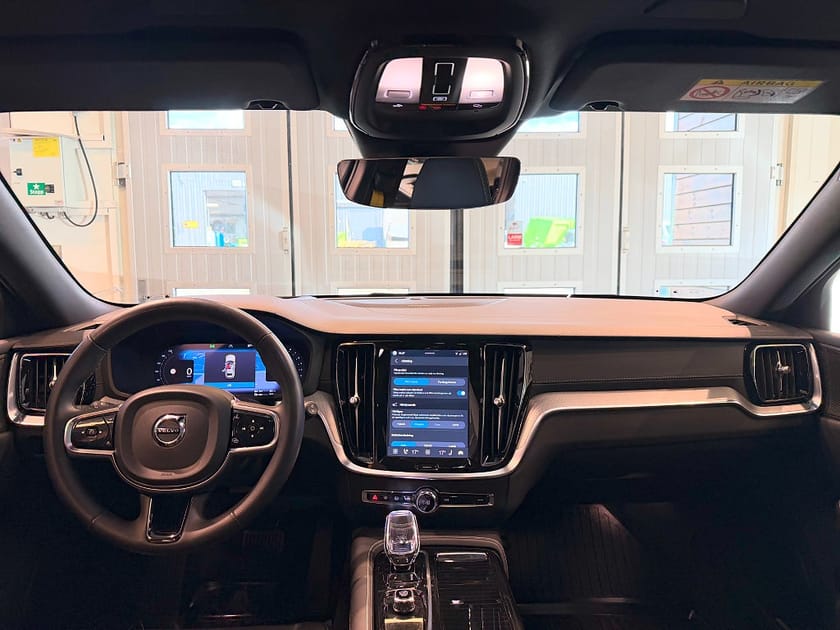 Bild 5 av Volvo V60 Recharge T8 AWD Polestar Engineered H(K Drag Pano HUD