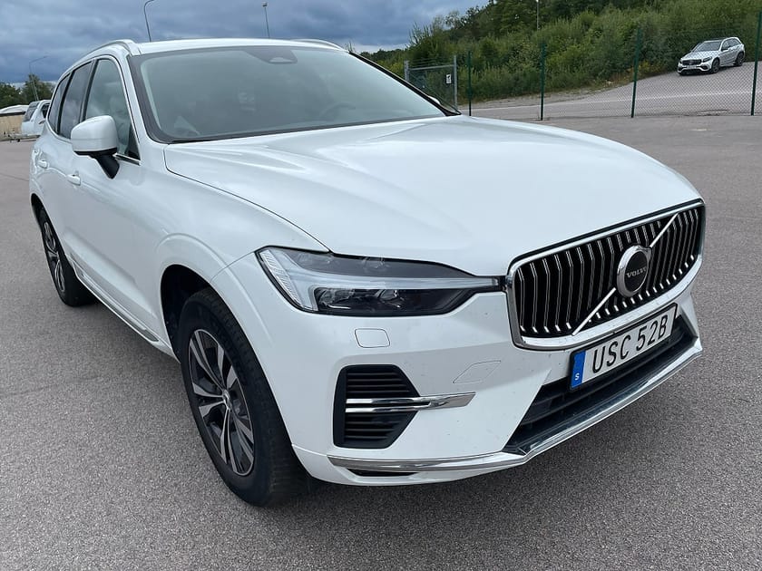 Bild 2 av Volvo XC60 T6 Recharge Core Bright plug in AWD 350HK 4x4 Panorama