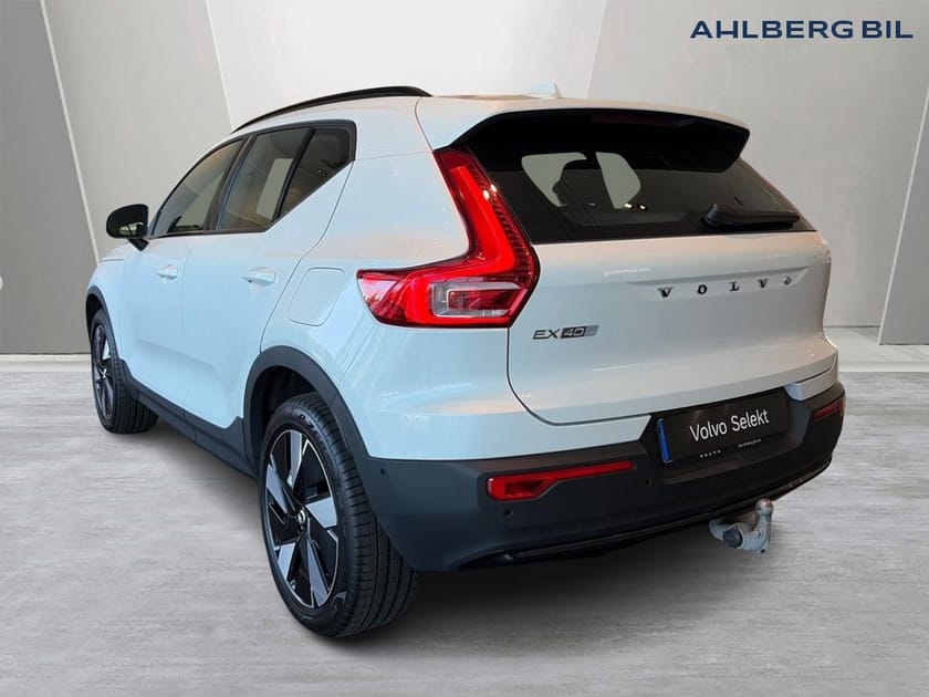 Bild 3 av Volvo EX40 Single Motor Extended Range ⚪Single ExtendedRange Plus SE. 360kamera, Drag,  Adaptiv farthållare, Navi, H/K Sound, Klimatpaket