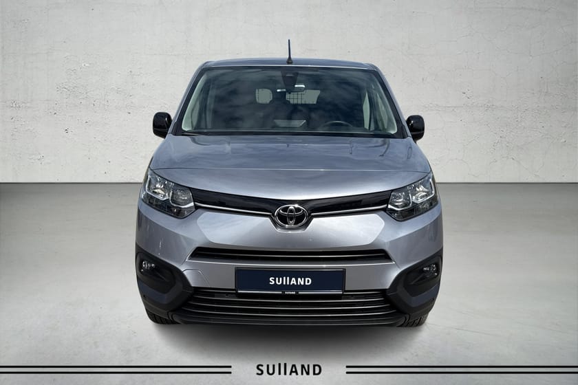 Bilde 2 av Toyota ProAce City 4X4 | LAV KILOMETER | HENGERFESTE | LANG