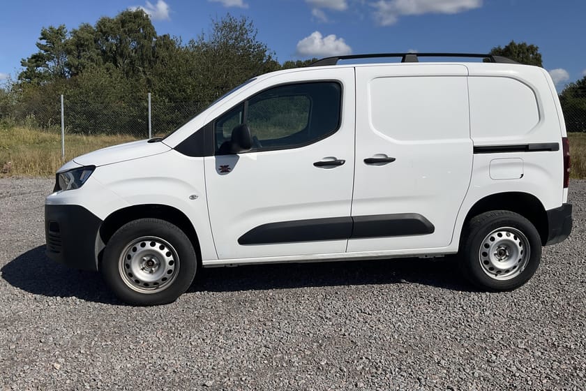 Bild 3 av Peugeot Partner Utökad Last 1.5 HDI Skåp 4x4 (130hk) Reparationsobjekt