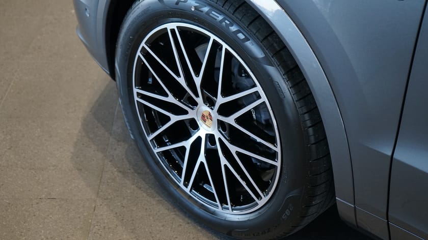 Bild 5 av Porsche Cayenne E-Hybrid Black Edition