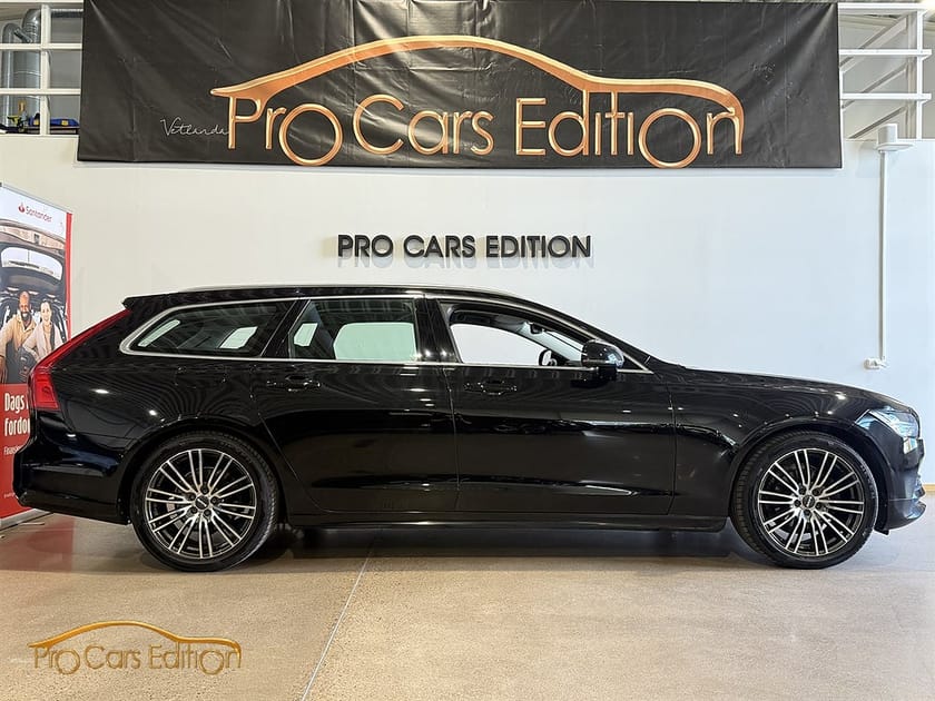 Bild 3 av Volvo V90 D3 AWD Geartronic | 150hk Momentum | Drag | Navi