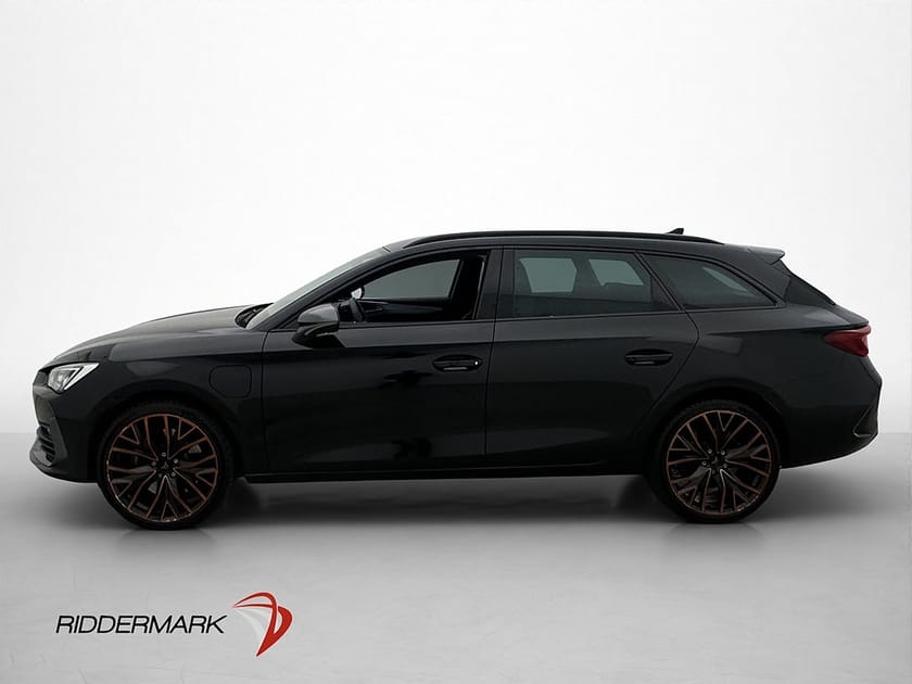 Bild 2 av CUPRA Leon Sportstourer e-Hybrid 245hk Dragkrok Kamera