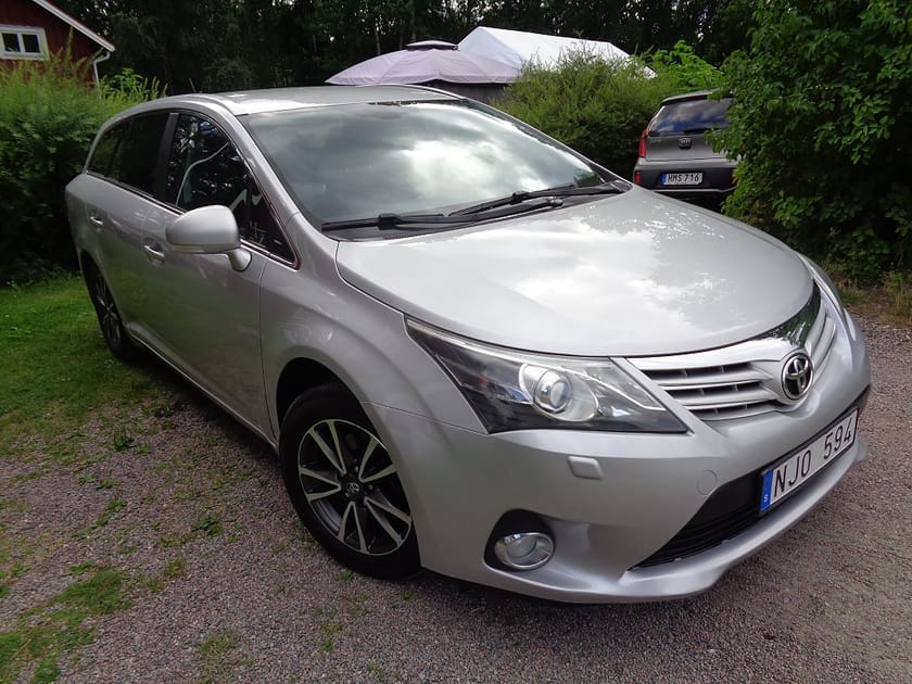 Bild 2 av Toyota Avensis Kombi 2.0 D-4D  FULLSERVAD/ACC/MV/FARTH MM/FINANS/INBYT