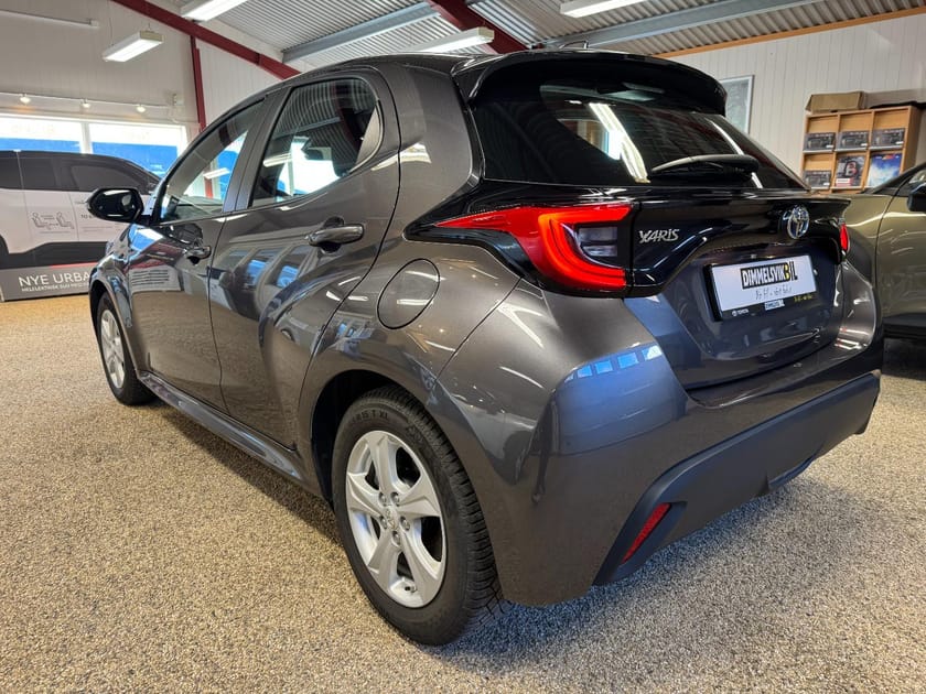 Bilde 4 av Toyota Yaris Hybrid 115