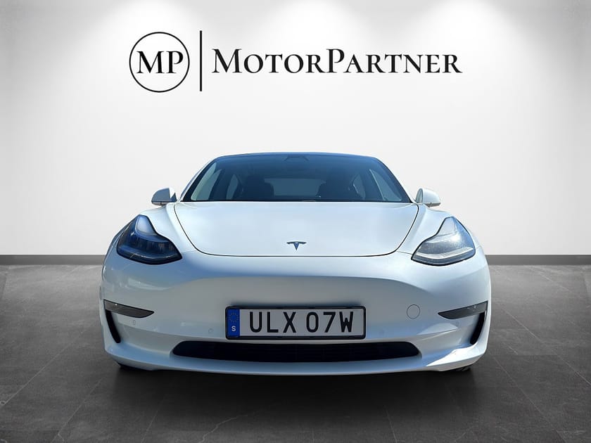Bild 2 av Tesla Model 3 Long Range AWD Autopilot Panorama