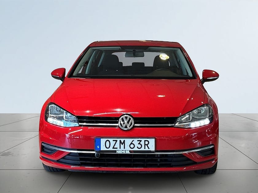 Bild 2 av Volkswagen Golf 5-dörrar 1.6 TDI Base Mvärme Bkamera Drag CarPlay S&V