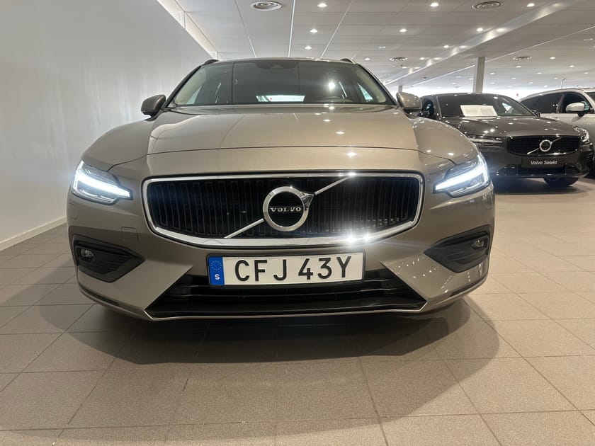 Bild 2 av Volvo V60 B4 Diesel Mom Adv Navi Pro Edition/ Navigation / Dragrkok / Backkamera /