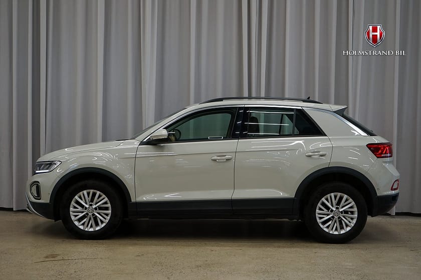Bild 1 av Volkswagen T-Roc 1.5 TSI 150hk Cockpit Adaptiv-fart P-sensorer Carplay