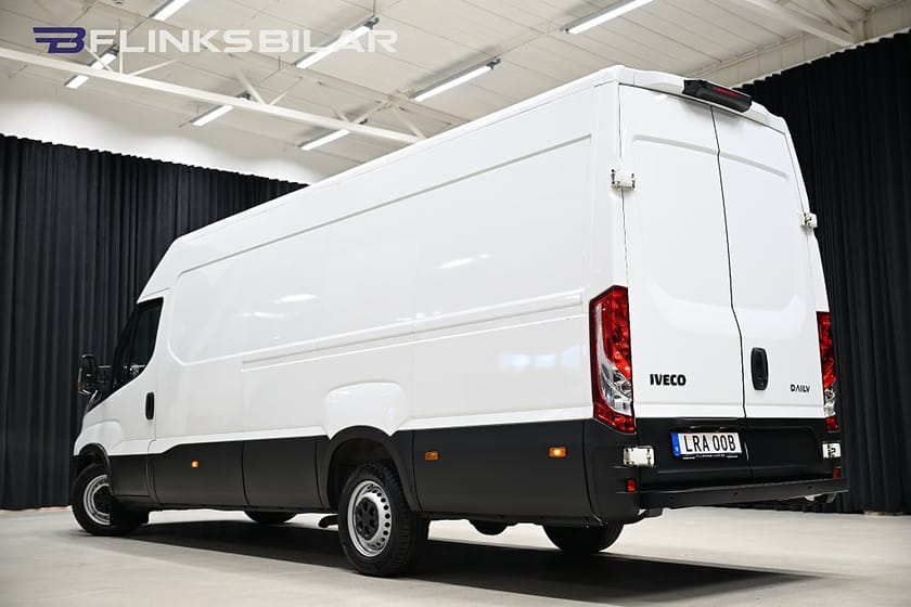 Bild 4 av Iveco Daily 35-140 Van 136HK XXL-Skåp Automat|Webasto|3.5ton-drag|Lågmil|Moms