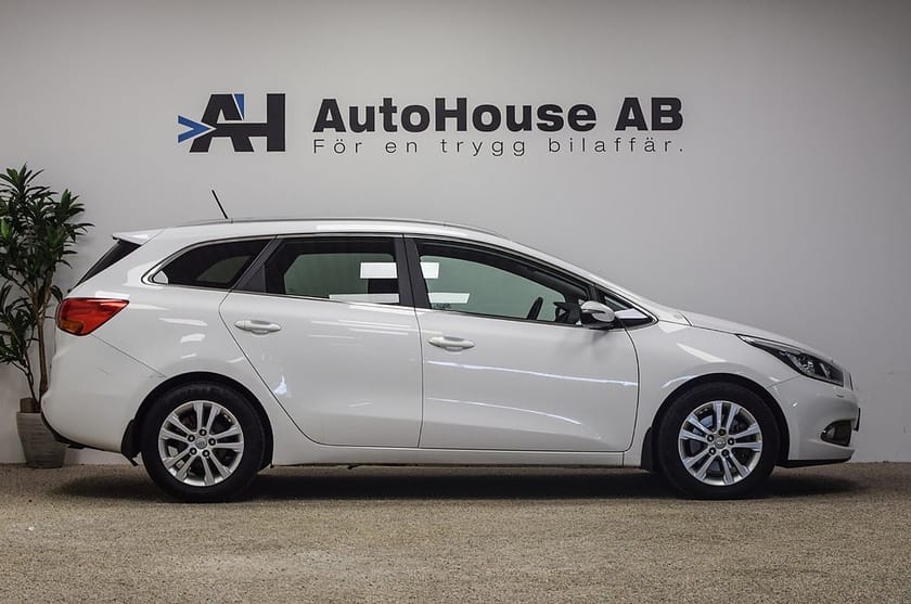 Bild 3 av Kia cee'd_sw 1.6 CRDi Special Edition B-kamera Nyservad