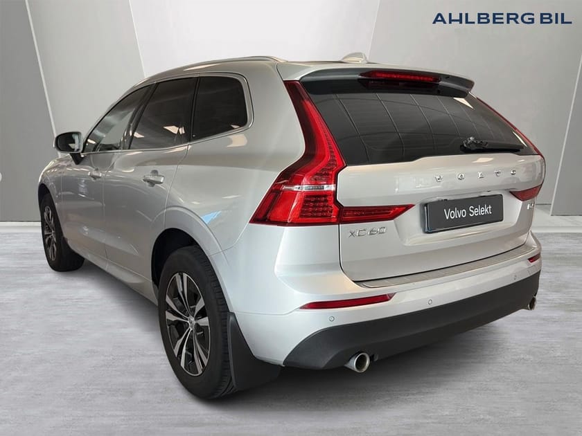 Bild 3 av Volvo XC60 B4 AWD Diesel Momentum Advanced Edt, Halvautomatisk Dragkrok, Förarstöd, Navi, Parkeringskamera bak, BLIS
