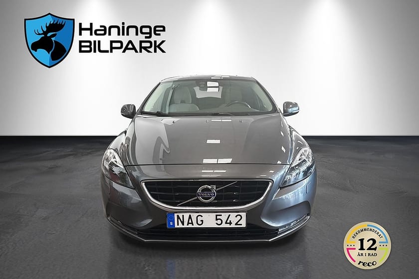 Bild 3 av Volvo V40 D3 MOMENTUM SUPERDEAL 3.95% / AUTO/ DRAG / PDC / PANO