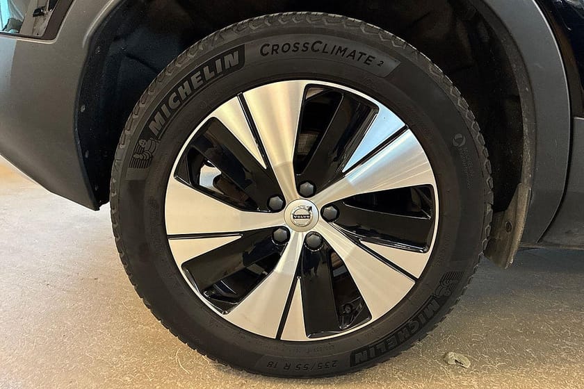 Bild 4 av Volvo XC40 Recharge T4 DCT 211 Hk Core Bright Drag Backkamera