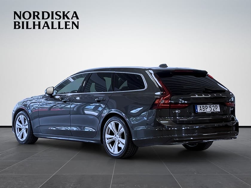 Bild 5 av Volvo V90 D4 AWD Geartronic Momentum Advanced Edition Drag Harman