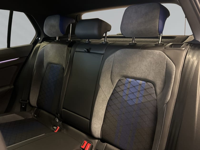 Bild 3 av Volkswagen Golf R 333 HK DSG 4-MOTION
