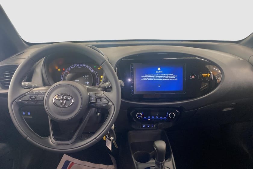 Bild 2 av Toyota Aygo X 1.0 5dr Play Comfort & Style Pack Automat