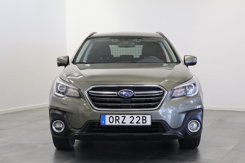 Bild 2 av Subaru Outback 2.5 4WD Active V-Hjul M-Värm B-Kamera NYSERVAD 175hk