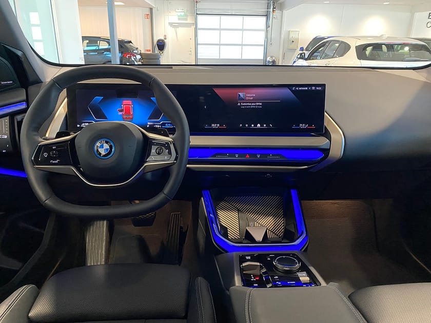 Bild 3 av BMW X3 30e xDrive Adaptiv Farthållare HUD H/K Drag