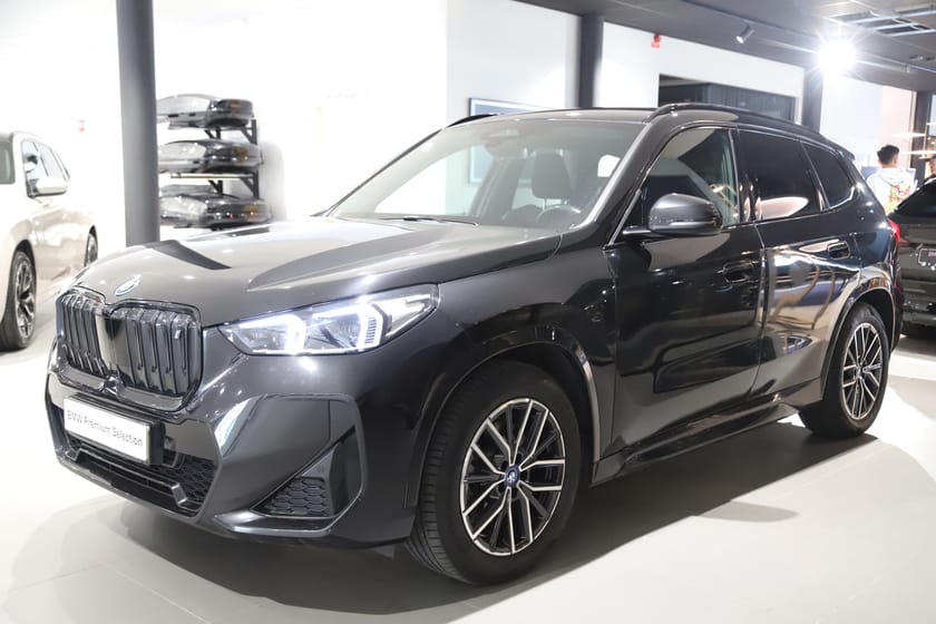 Bild 1 av BMW iX1 xDrive30 Drag / Comfort Access / Elstolar