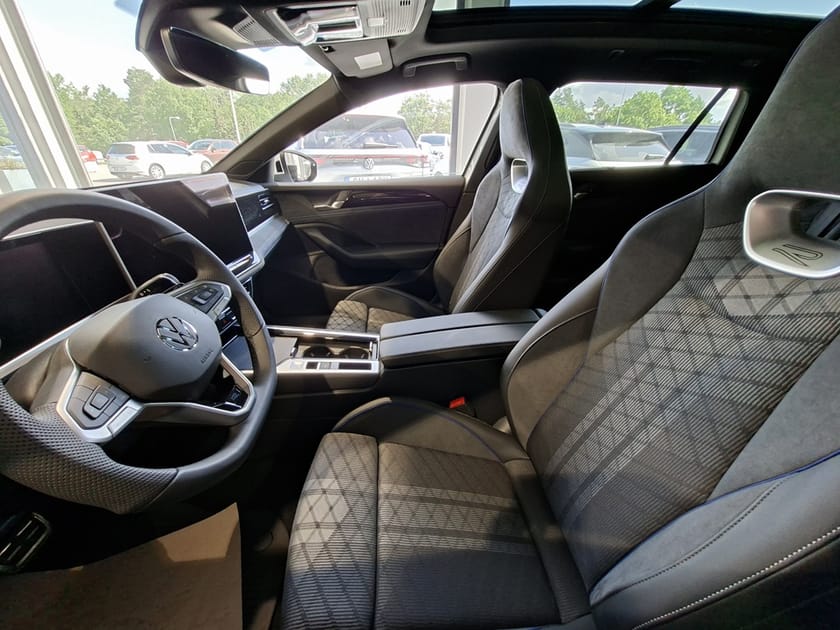 Bild 5 av Volkswagen Passat Variant eHybrid 272 DSG6 R-Line Drag/Värmare