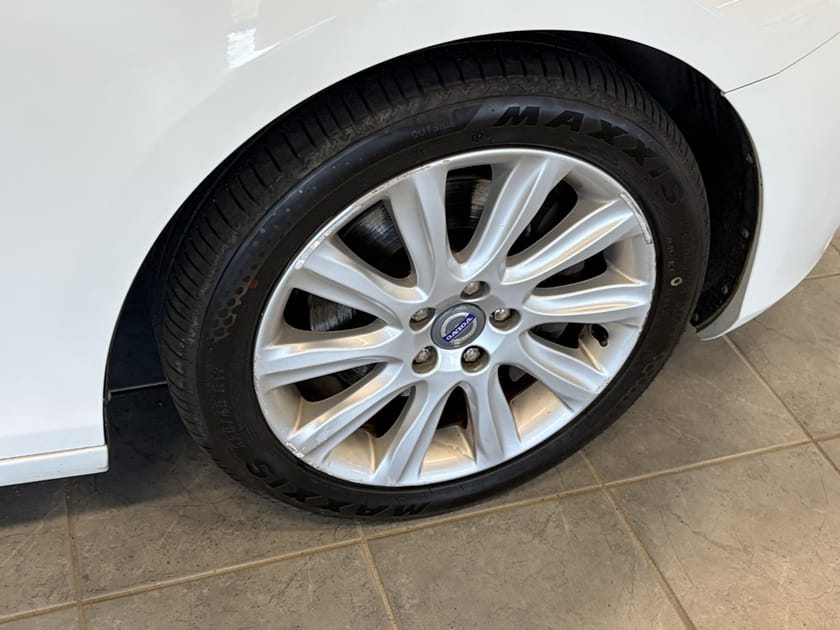 Bild 3 av Volvo V40 Momentum D3 150hk