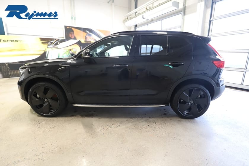 Bild 3 av Volvo EX40 Single Motor Extended Range M R Plus Black Edt