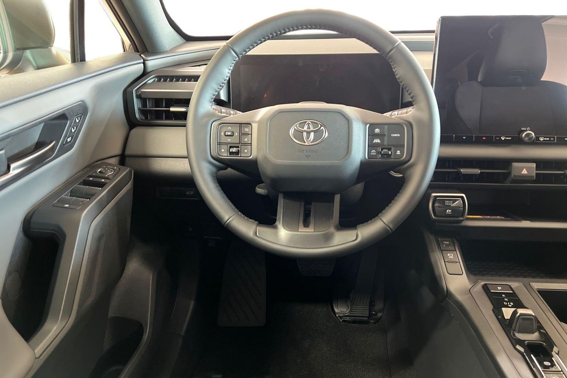 Toyota RAV4 Hybrid AWD-i 2026, bild 6/10