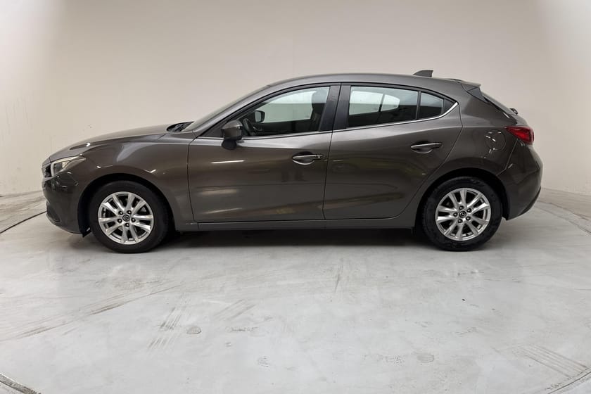 Bild 2 av Mazda 3 Sport 2.0 5dr (120hk) Core Drag