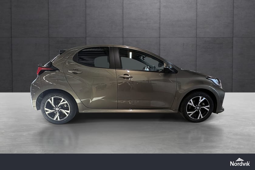 Bilde 4 av Toyota Yaris Hybrid 115