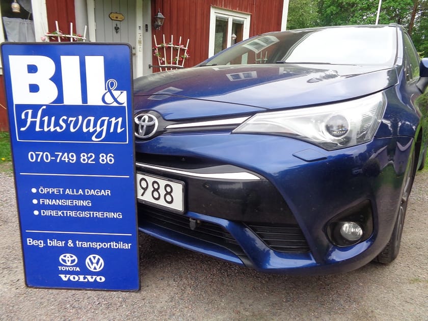 Bild 1 av Toyota Avensis Kombi 1.8 END. 12000 MIL/2ÄG/FULLSERV/BES O SKATTAD/INB