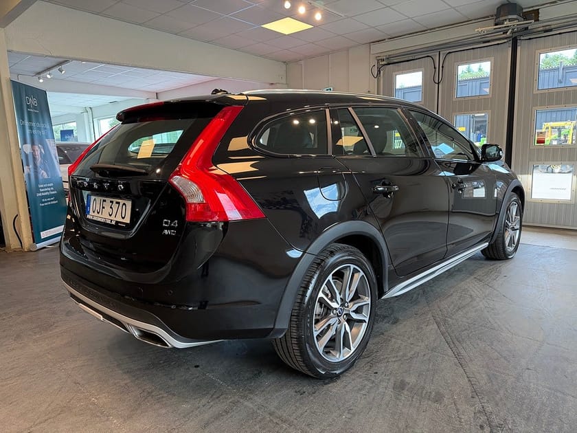 Bild 4 av Volvo V60 Cross Country D4 AWD Aut Business Advanced Summum Drag Gps En-Brukare