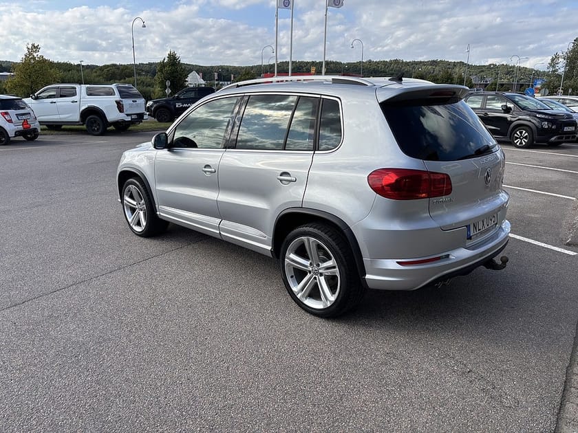 Bild 4 av Volkswagen Tiguan 2.0 TDI  4Motion R- Line skinn drag panorama värmare