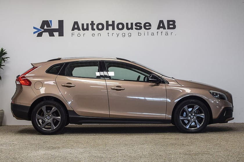 Bild 3 av Volvo V40 Cross Country T4 AWD Polestar 213HK Summum Bränslevärmare Drag Skinn
