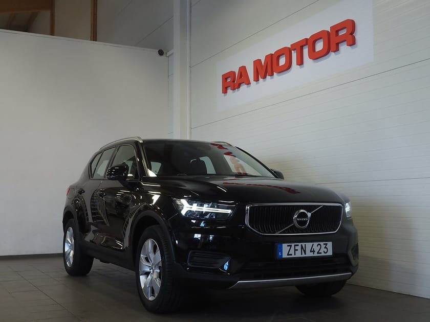 Bild 1 av Volvo XC40 T2 122hk Geartronic Momentum Adv |Navi|Kamera|Keyless|
