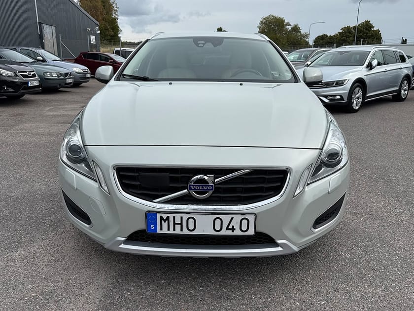 Bild 3 av Volvo V60 1.6 DRIVe 115hk SUMMUM|NYBESS|NYSERV|DRAG|