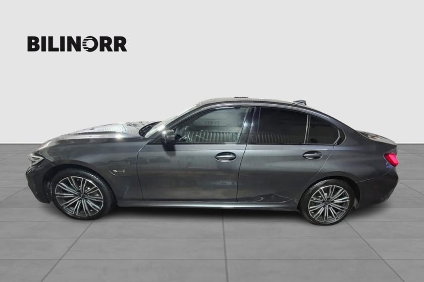 Bild 2 av BMW 330e xDrive Sedan