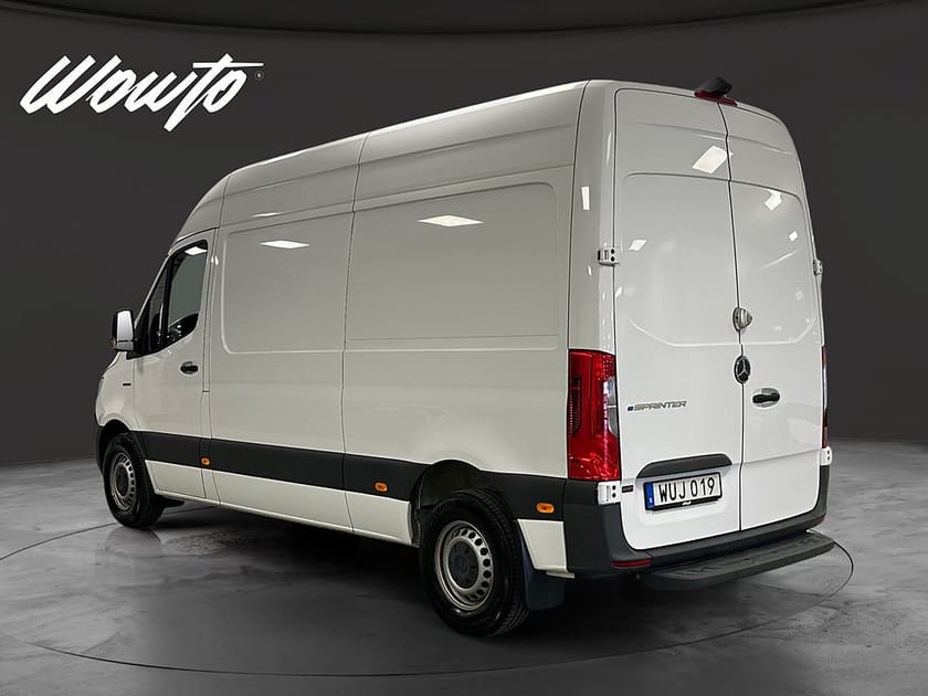 Bild 5 av Mercedes-Benz eSprinter 55 kWh L2H2 / V-inredd / Moms