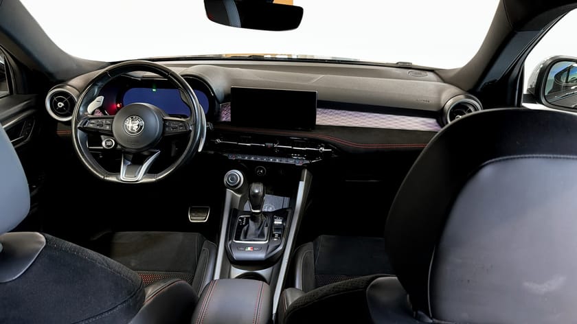 Bild 4 av Alfa Romeo Tonale Plug-in-Hybrid Veloce PHEV 280Hk ,Kamera, Lane-assist, CarPlay
