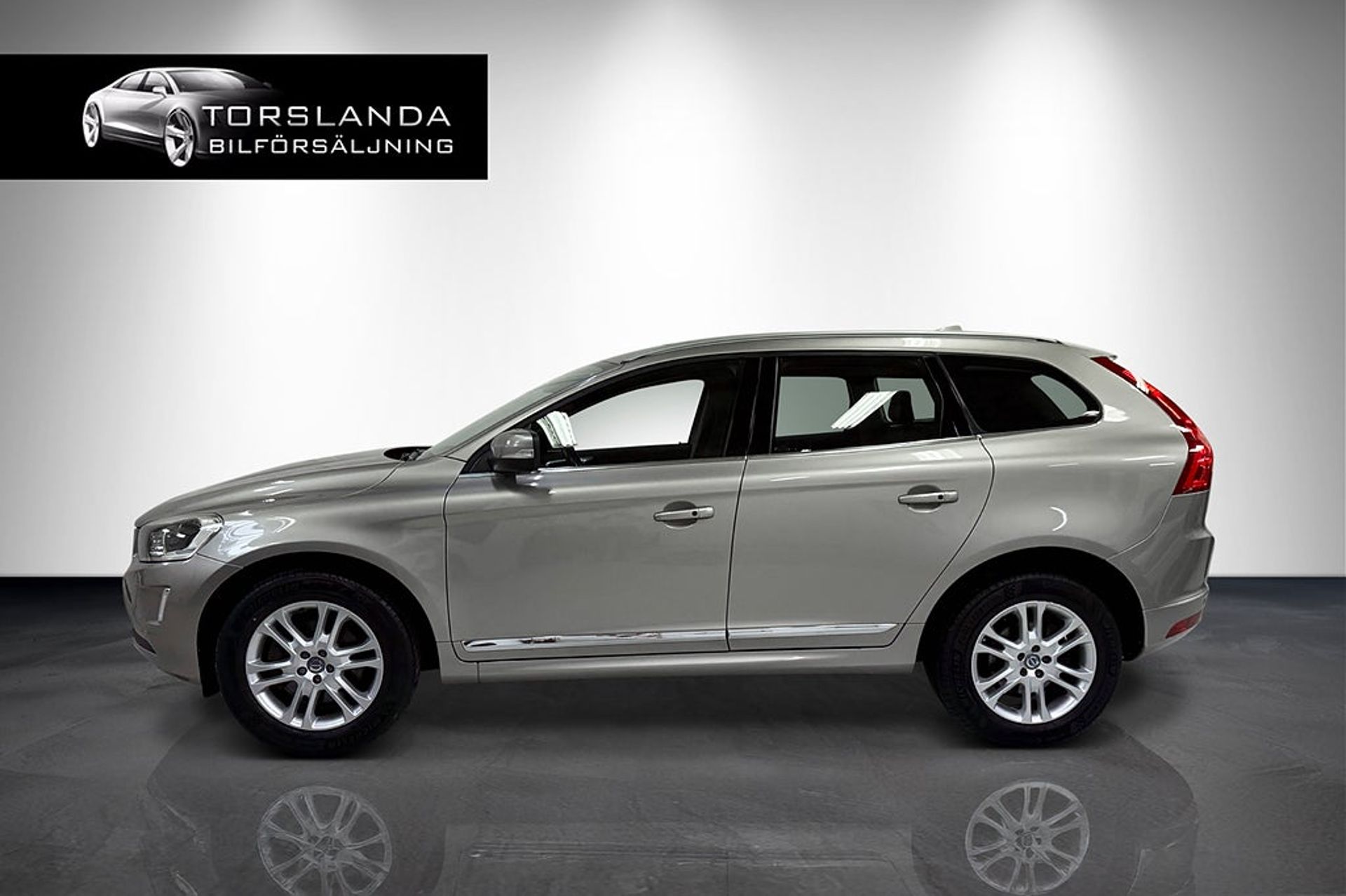 Volvo XC60 D4 AWD 181 Auto Summum 2015, bild 2/10