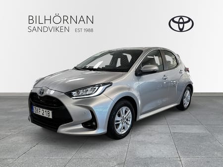Toyota Yaris Hybrid 1,5 Active Komfortpaket P-sensorer Vinterhjul