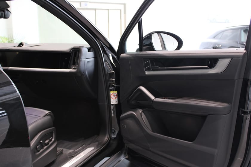 Bild 5 av Porsche Cayenne E-Hybrid Moms