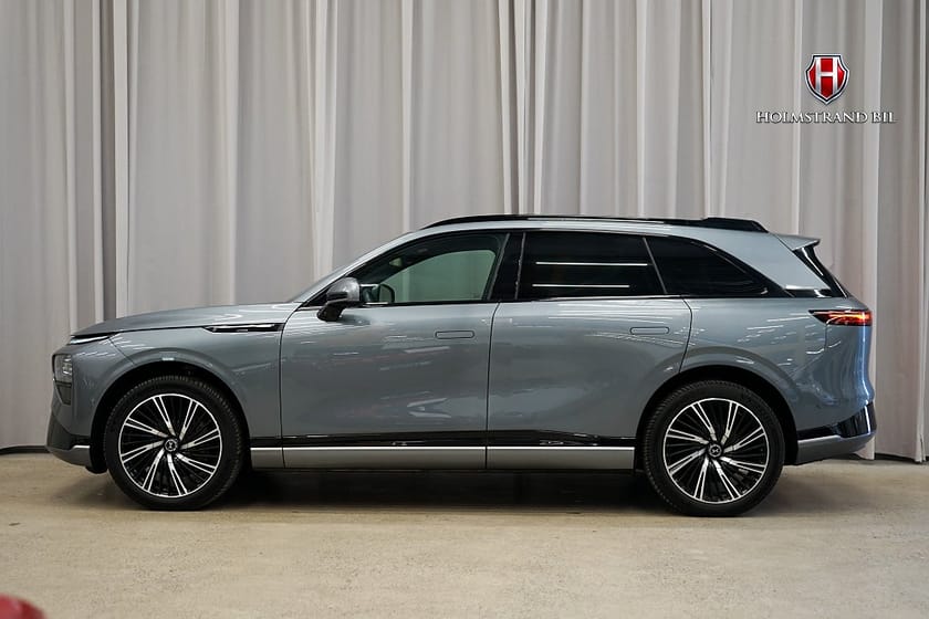 Bild 1 av XPENG G9 Performance AWD Premium Komfort Pano Drag Luftfjä Soft-