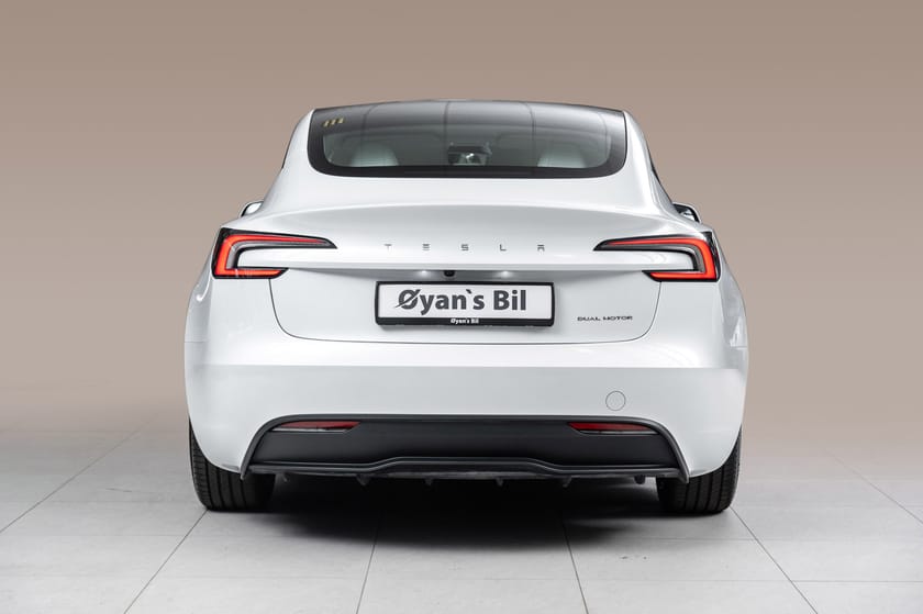Bilde 5 av Tesla Model 3 Long Range AWD LR/AWD/629KM/HENGERFESTE/HVITT INTERIØR