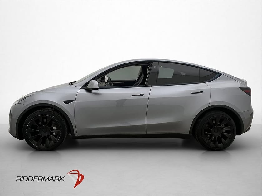 Bild 3 av Tesla Model Y Long Range AWD Pano Dragkrok AP Sv.Såld MOMS